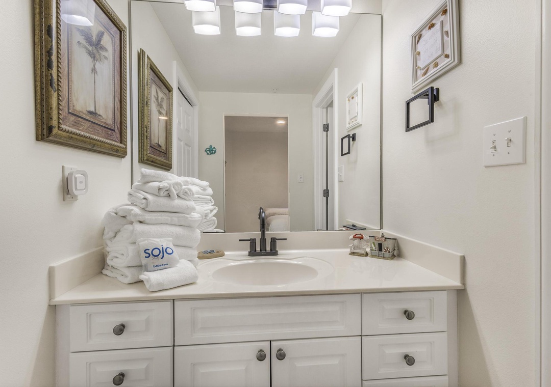 Guest ensuite bathroom 1