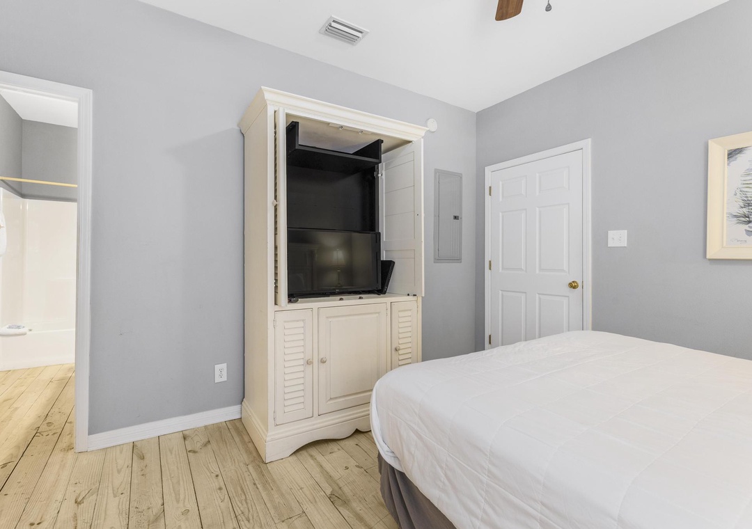 Primary bedroom with ensuite bathroom