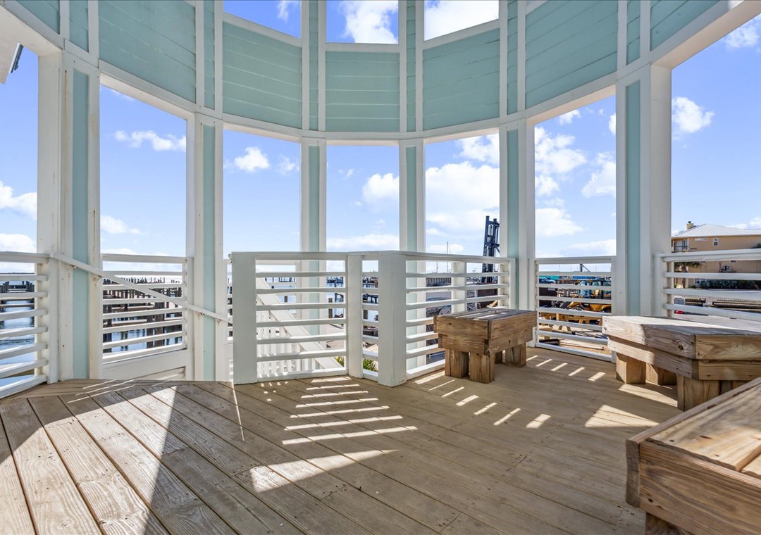 Lost Key Marina and Yacht Club