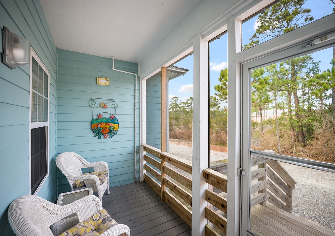 Screened-in porch at The Rookery 3504