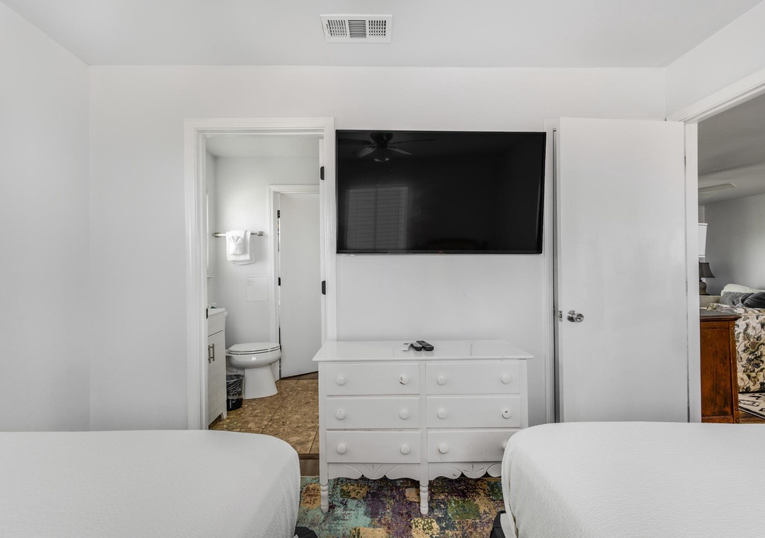 Guest bedroom 2 with bathroom across the hall