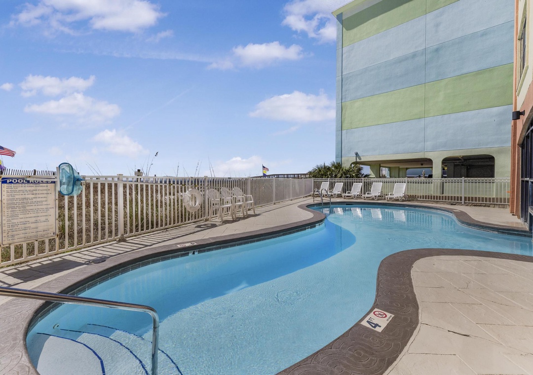 Harbour Place outdoor pool