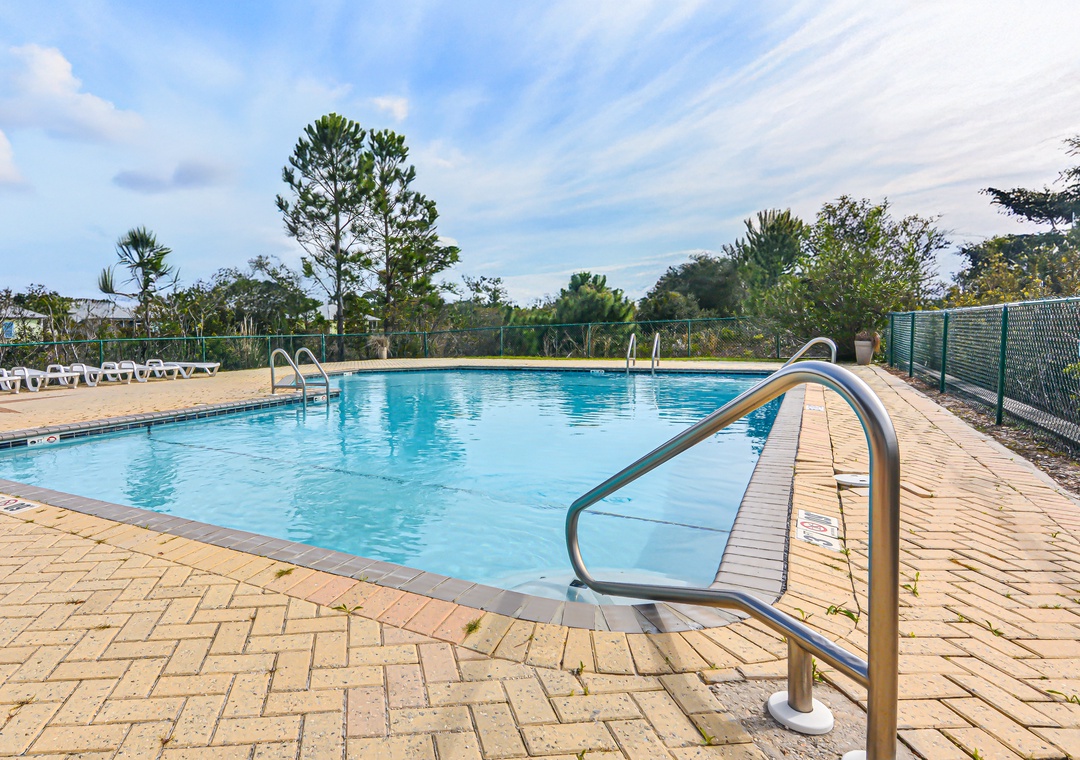 Rookery III community pool