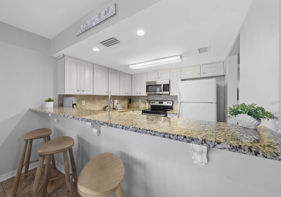 Eat-in kitchen bar seating