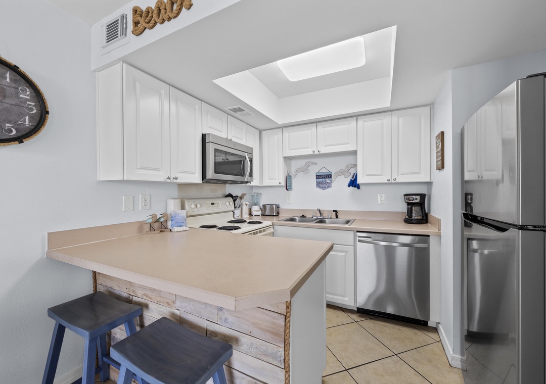 Kitchen with breakfast bar seating
