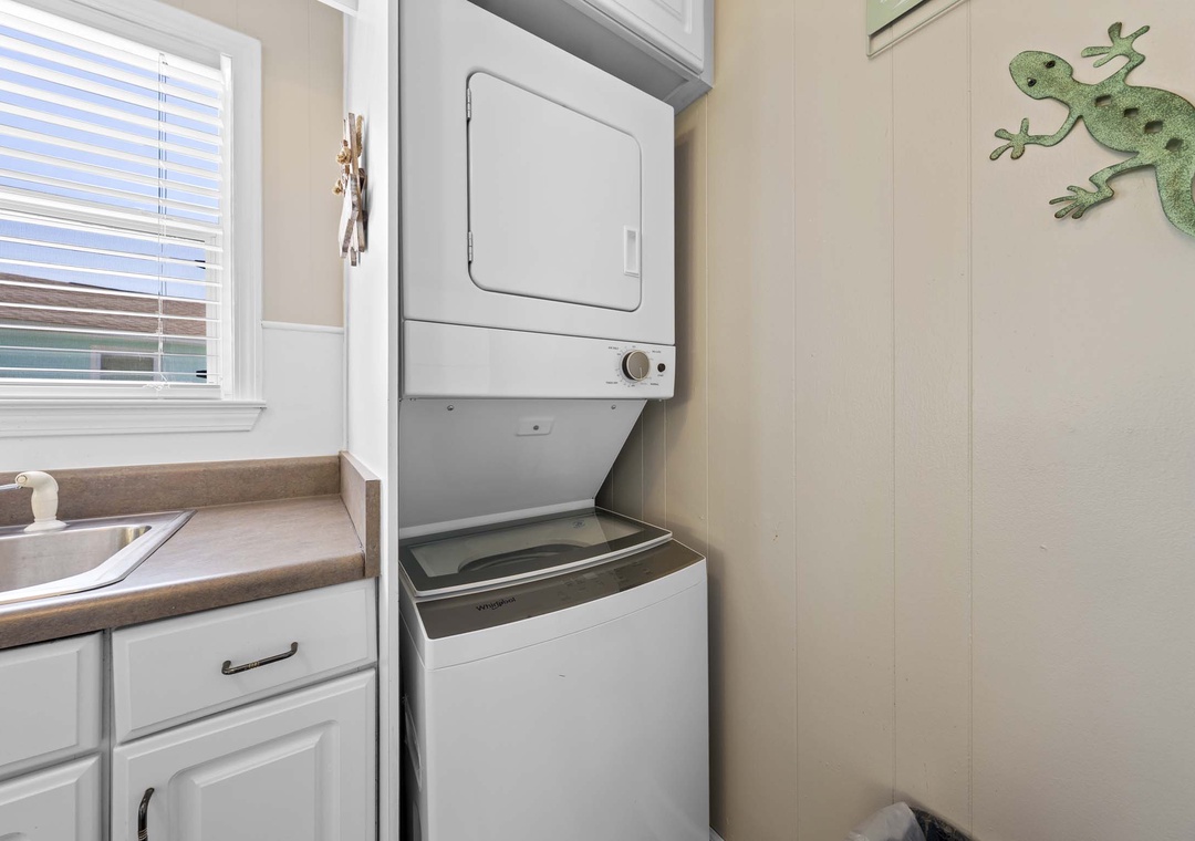 Stackable washer/dryer