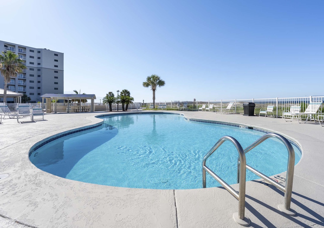 Community pool