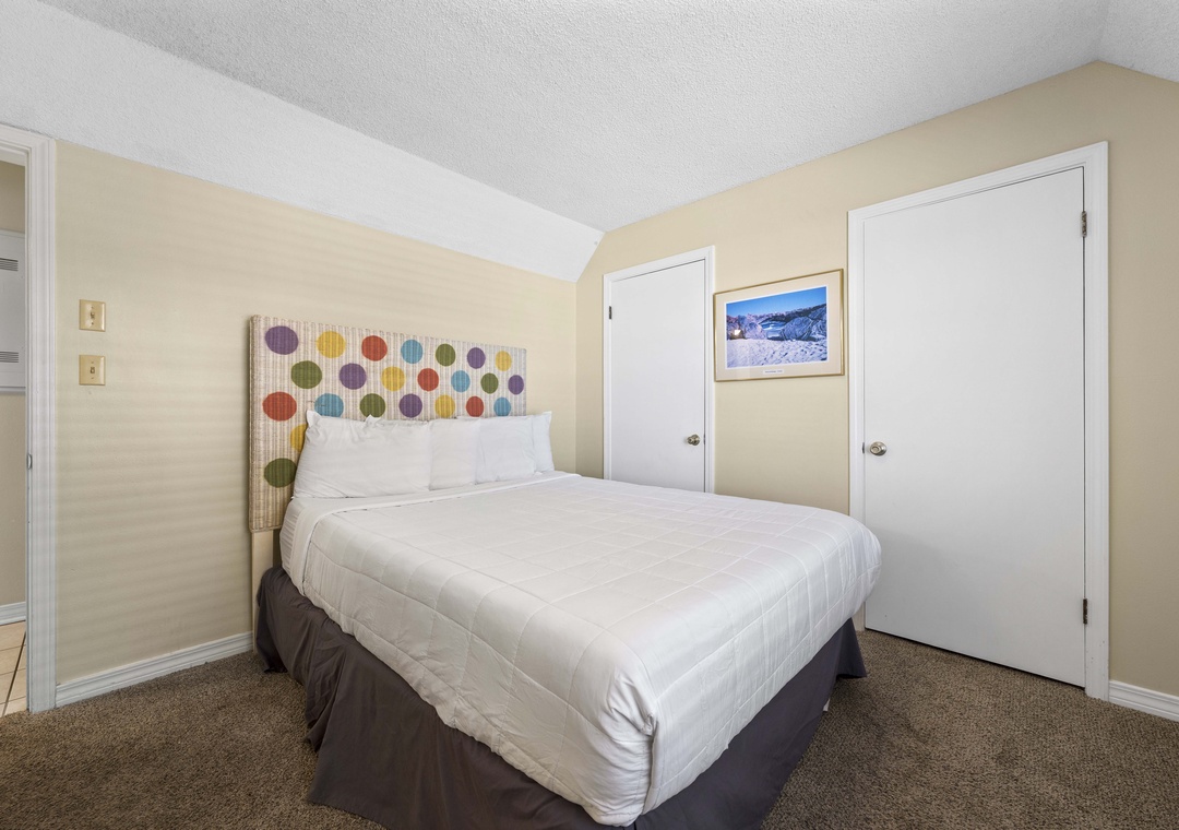 Queen guest bedroom 1