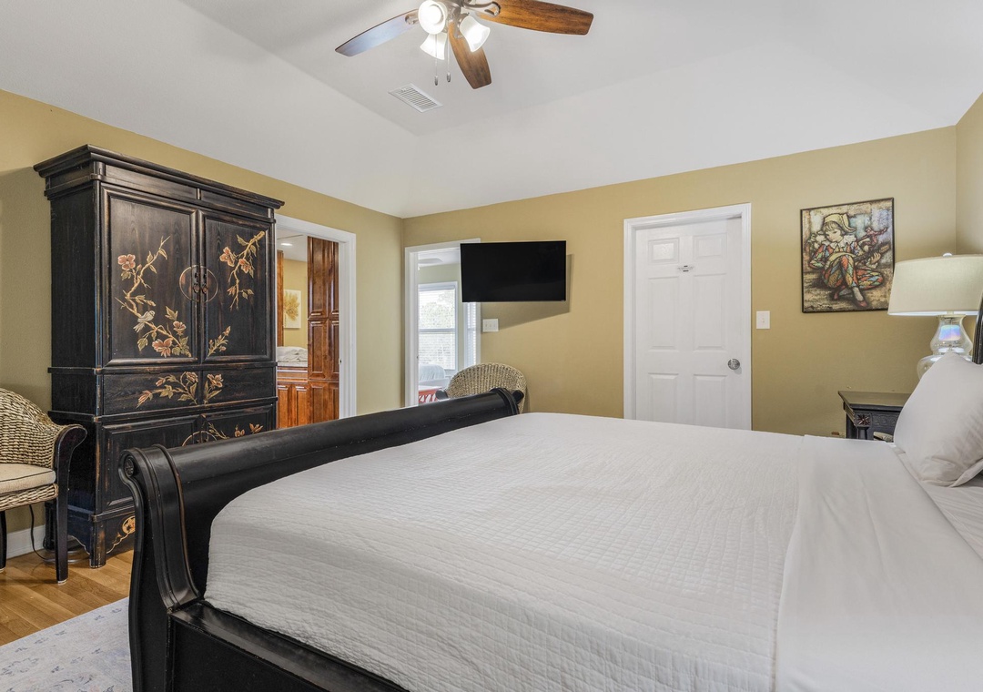 Primary suite