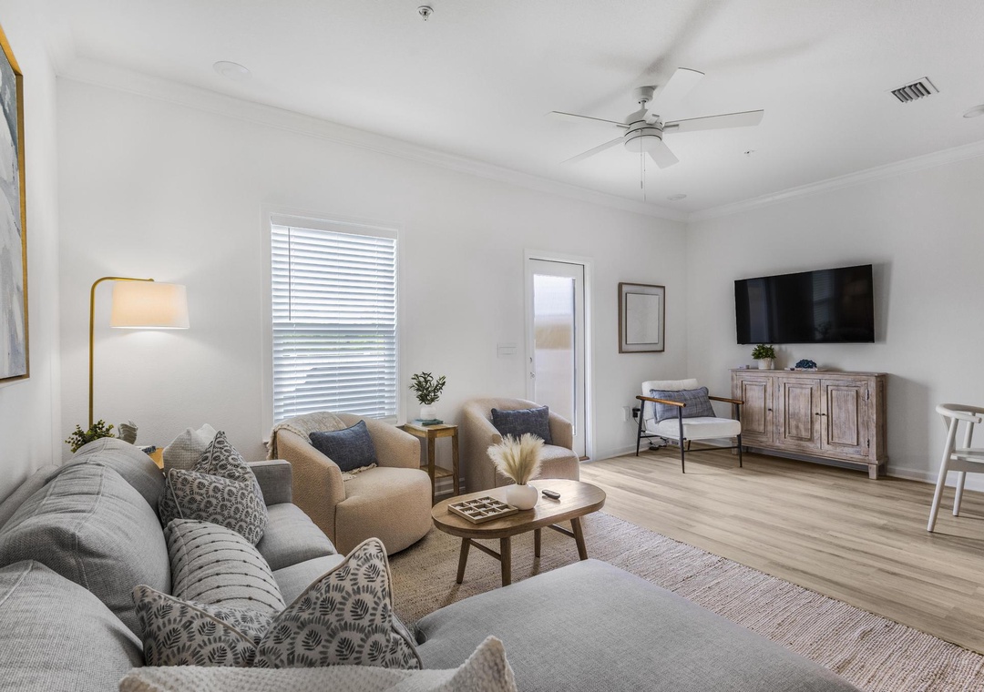 Relax with a movie on the large flat-sceren TV