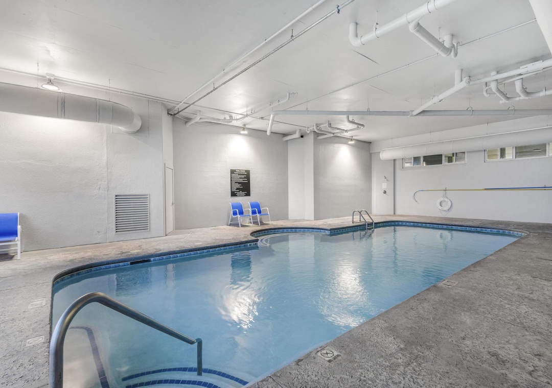 Admirals Quarters indoor pool