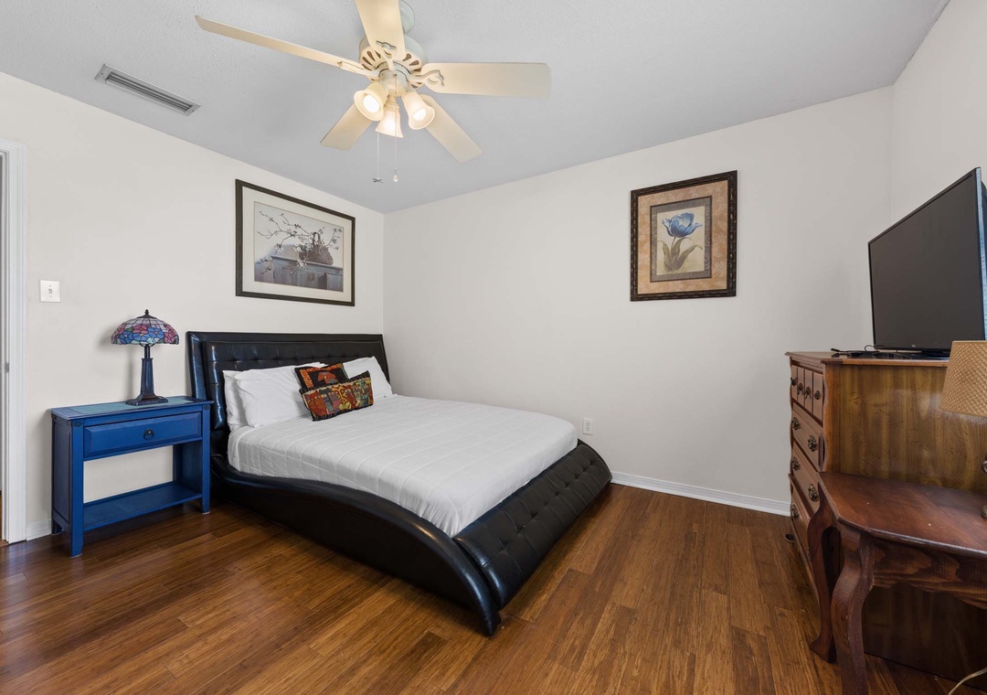 Second floor guest bedroom 2