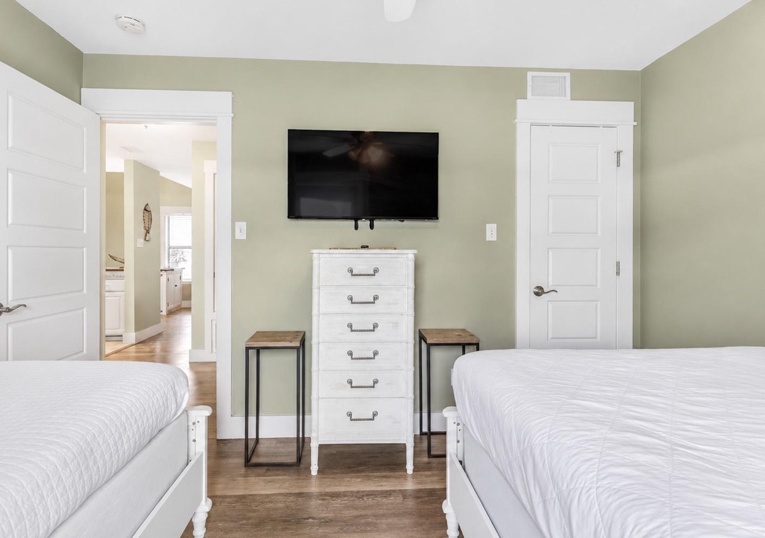 Guest bedroom 2