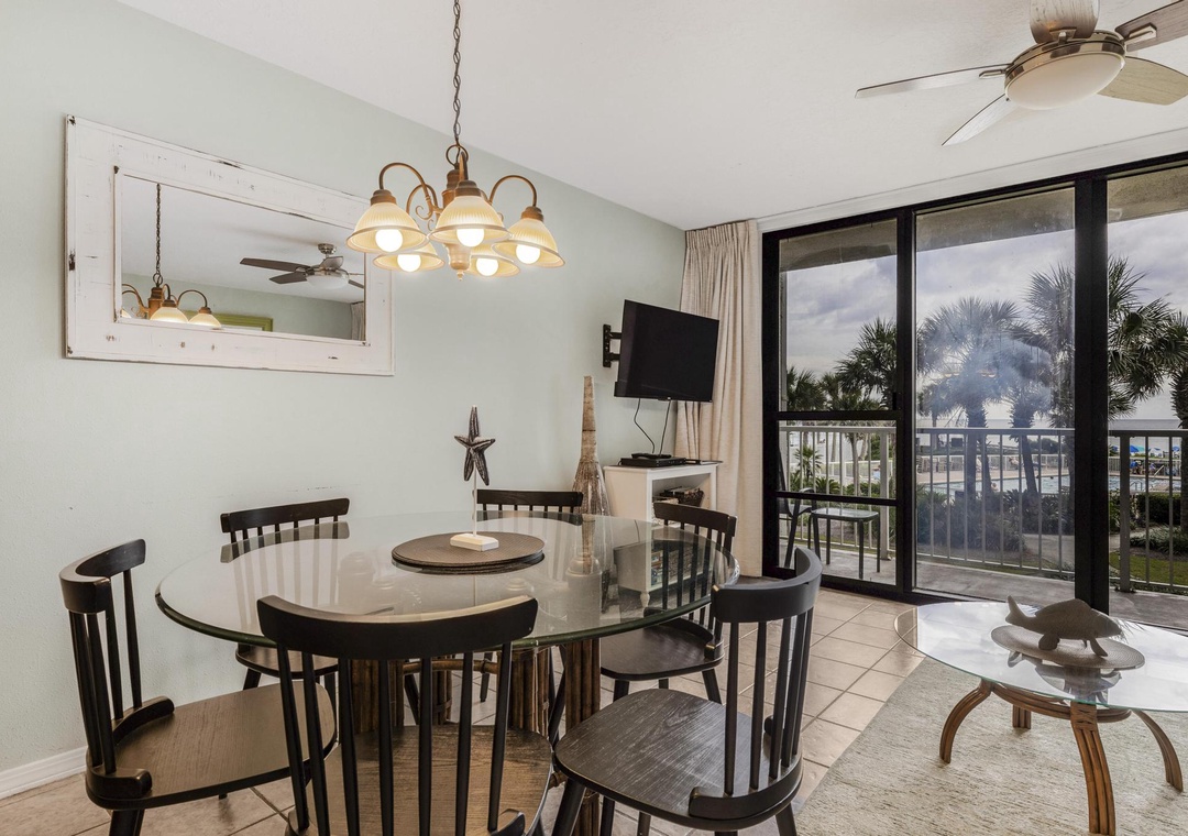 Seating for six at the dining table