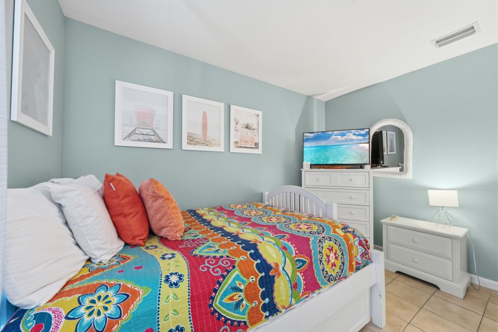 Guest bedroom