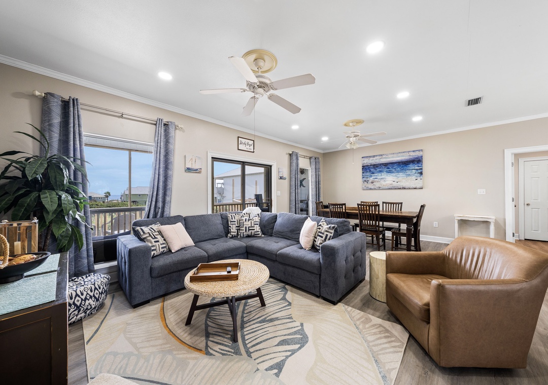 Spacious living room