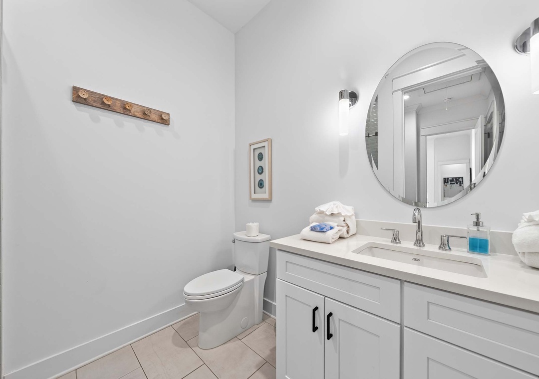 Shared guest bathroom 1