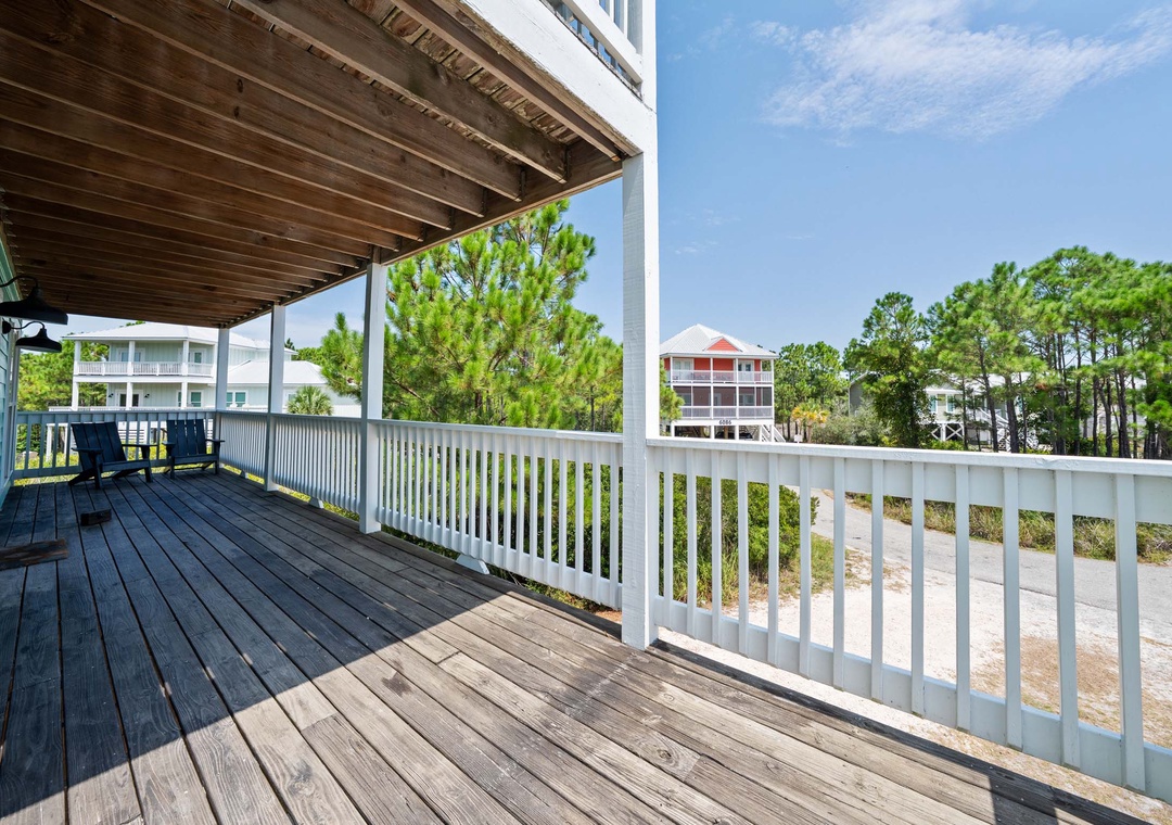 Main floor deck