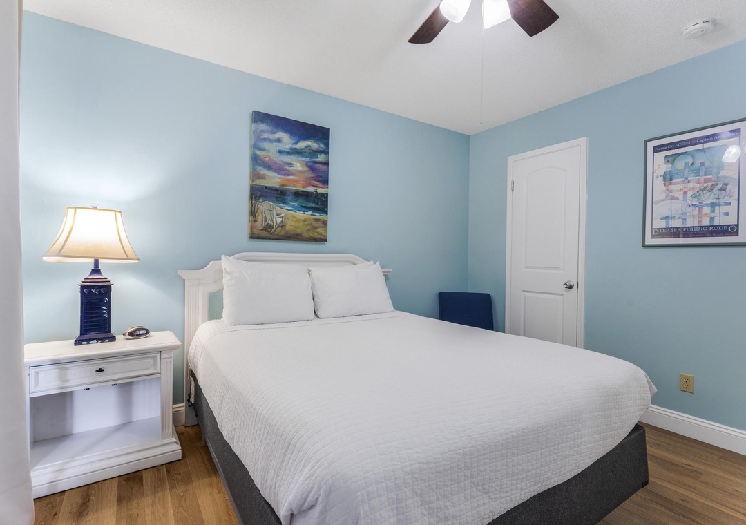 Queen guest bedroom