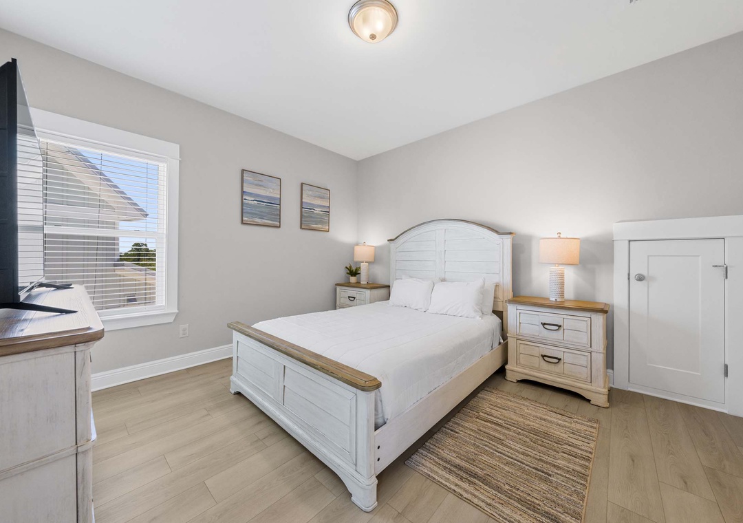 Guest bedroom 2