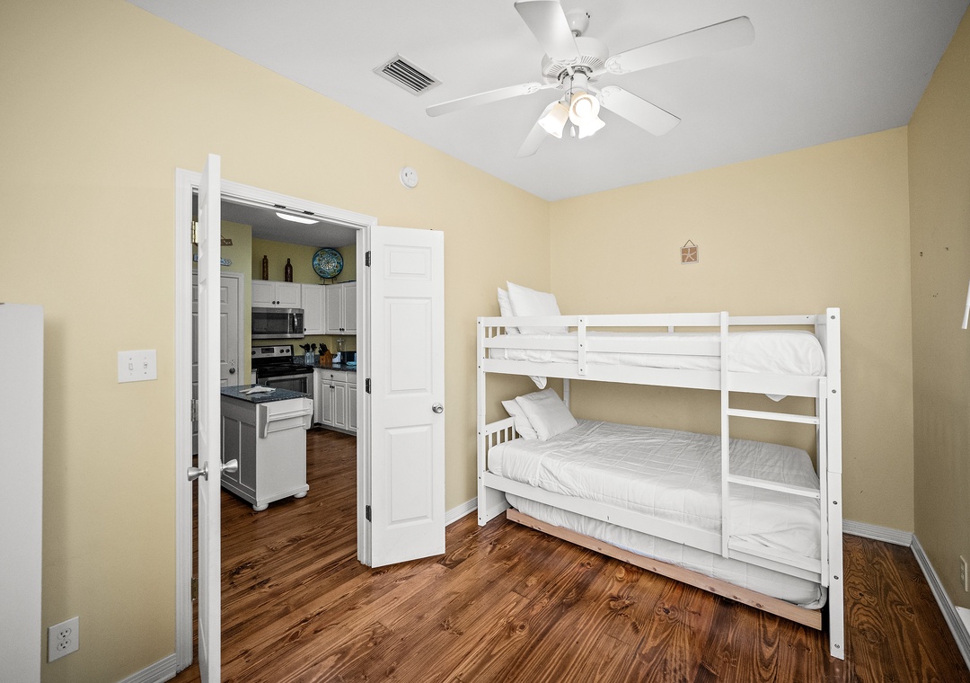 Bunk guest bedroom
