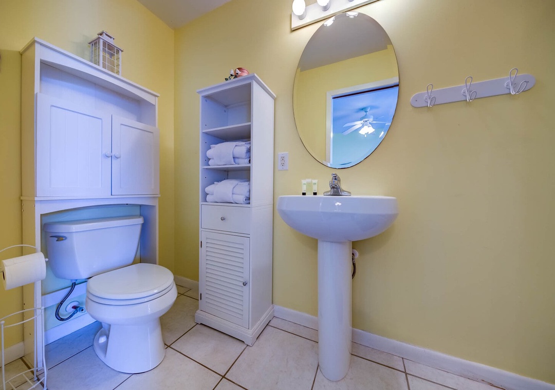 Main bathroom connected to main bedroom.