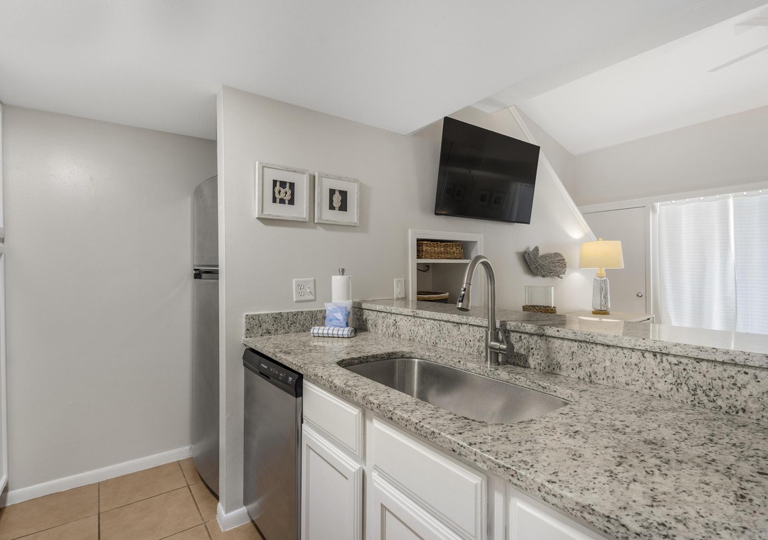 Full kitchen