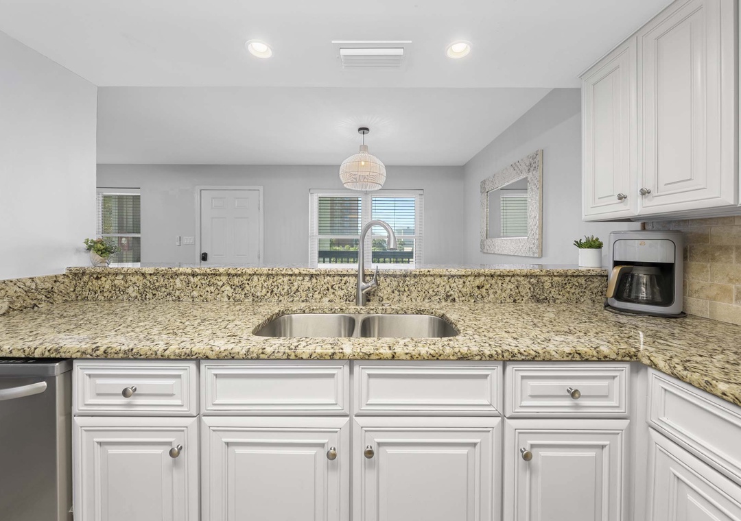 Full kitchen