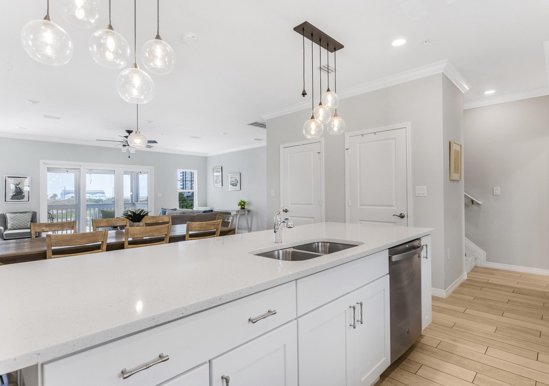 Full kitchen