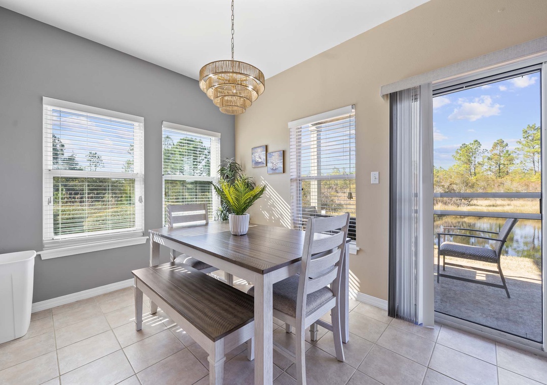 Seating for six at the dining table