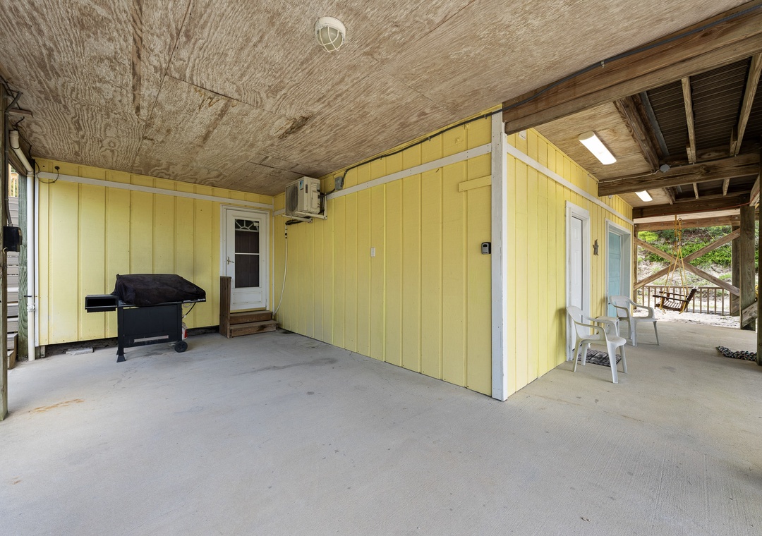 Covered ground floor patio