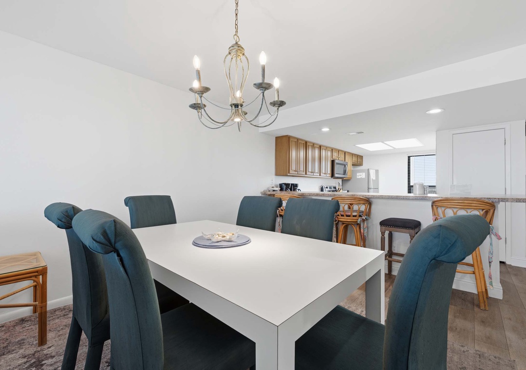Seating for six at the dining table