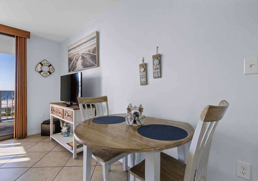 Dining table with Gulf views