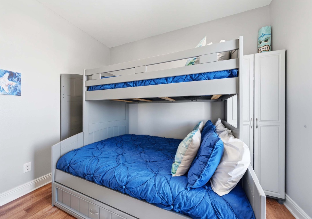 Top floor bunk bedroom