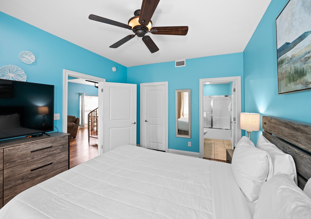 Primary suite with private ensuite bathroom