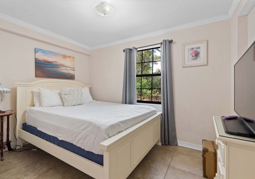 First floor guest bedroom 4