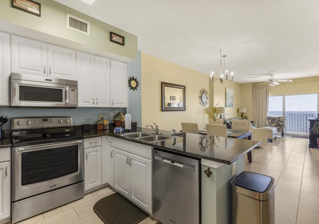 Full kitchen