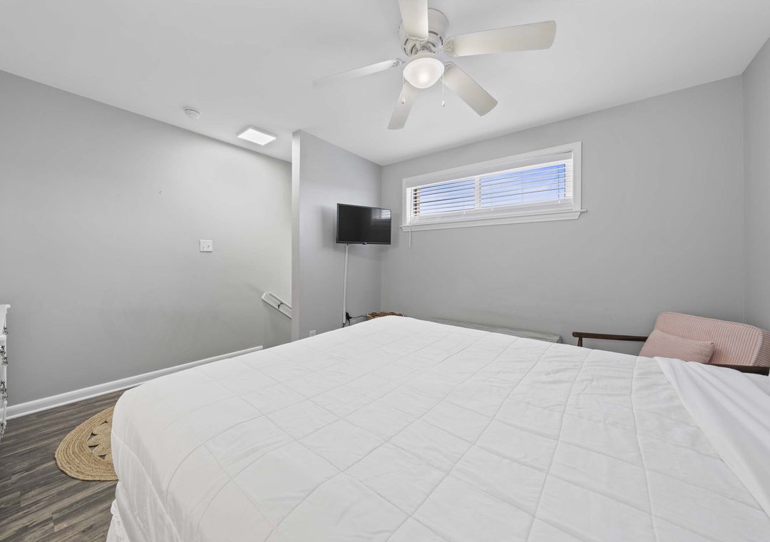 King bedroom upstairs