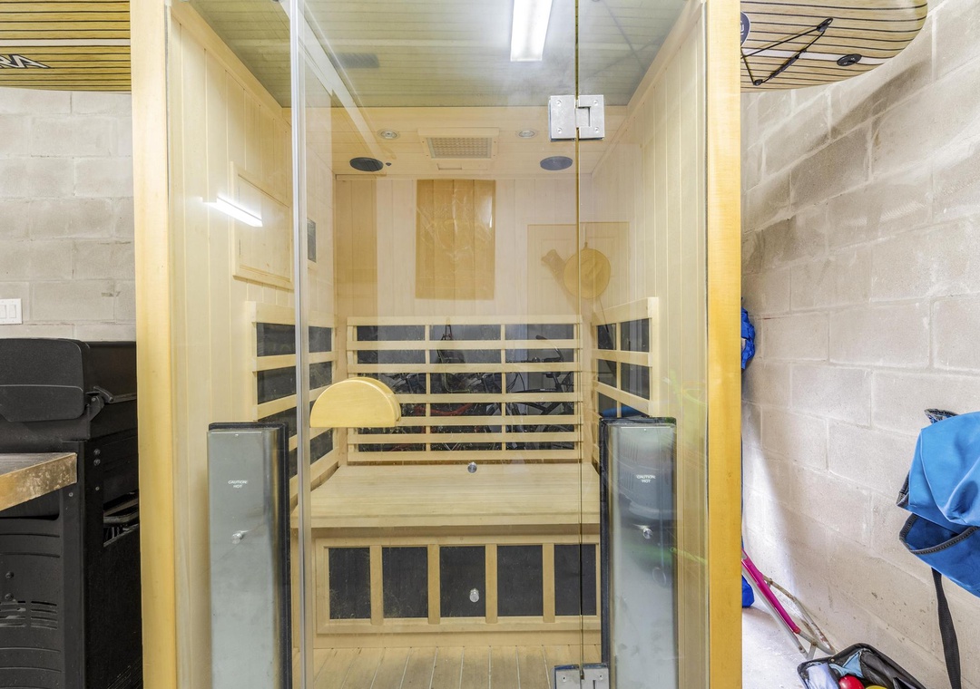 Private sauna in the garage