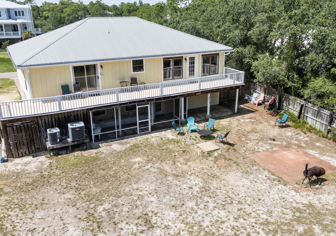 Fort Paradise with covered porch and large backyard