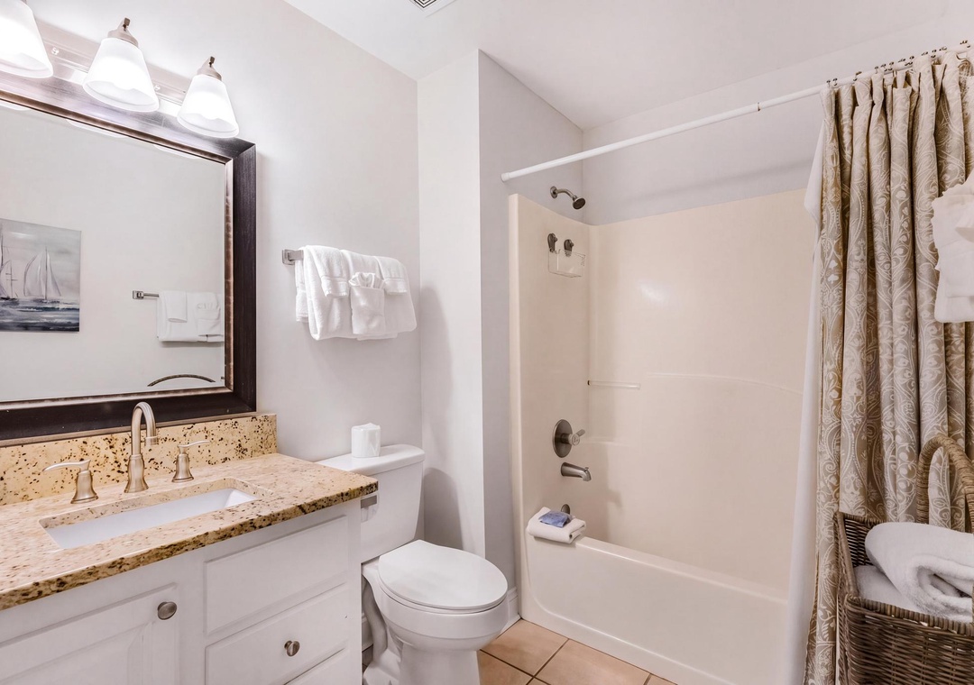 Guest bathroom with shower/tub combo