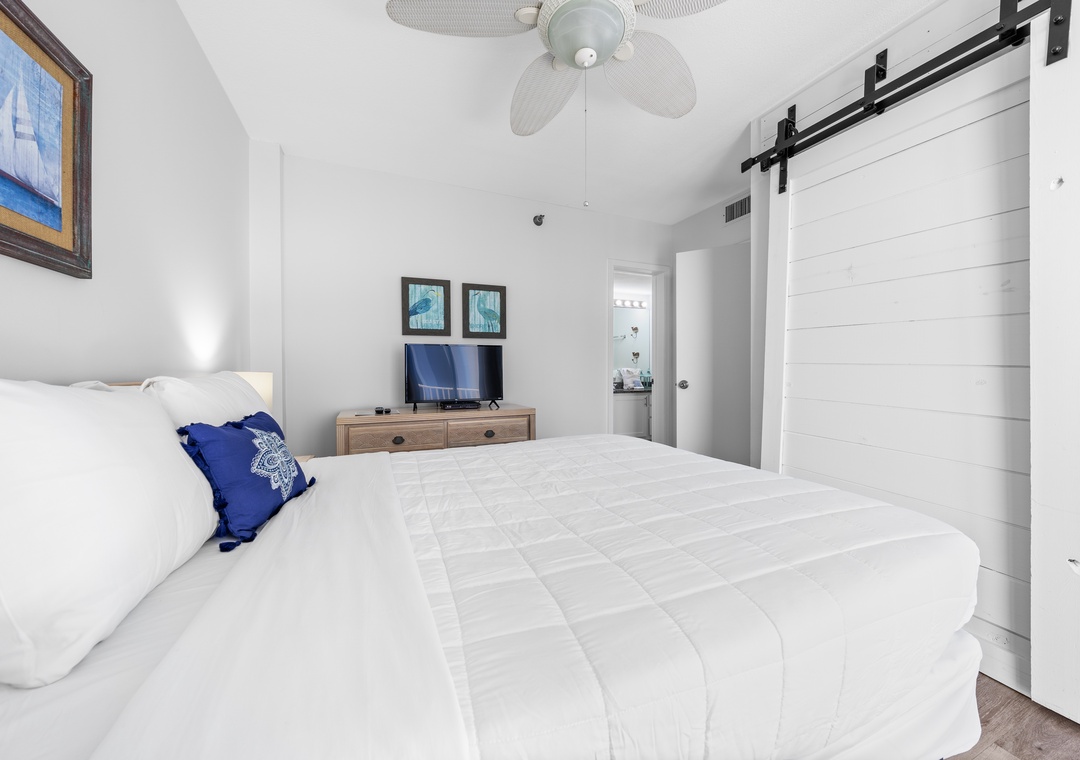 Guest bedroom 1 with ensuite bathroom