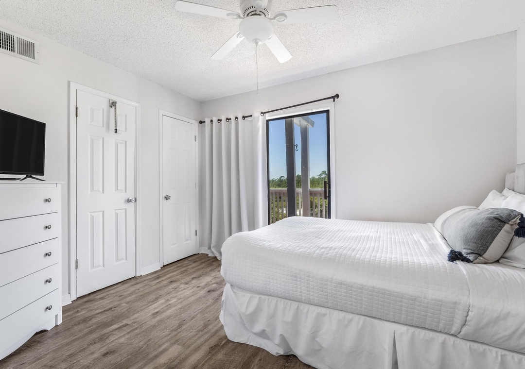 Queen guest bedroom