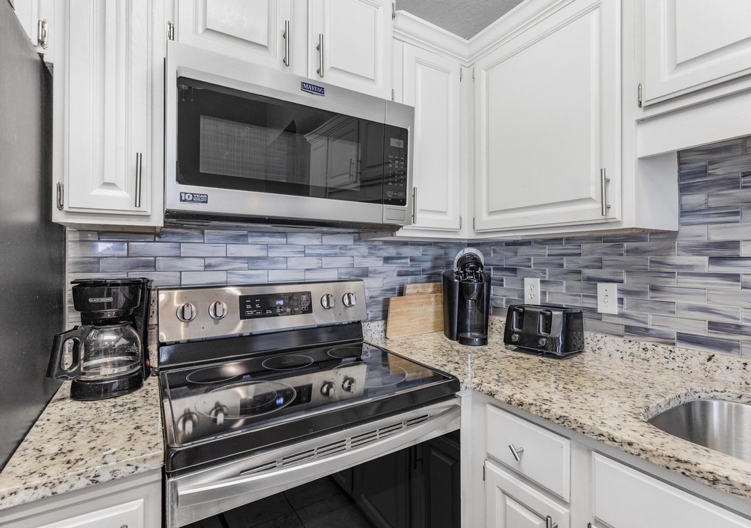 Full kitchen