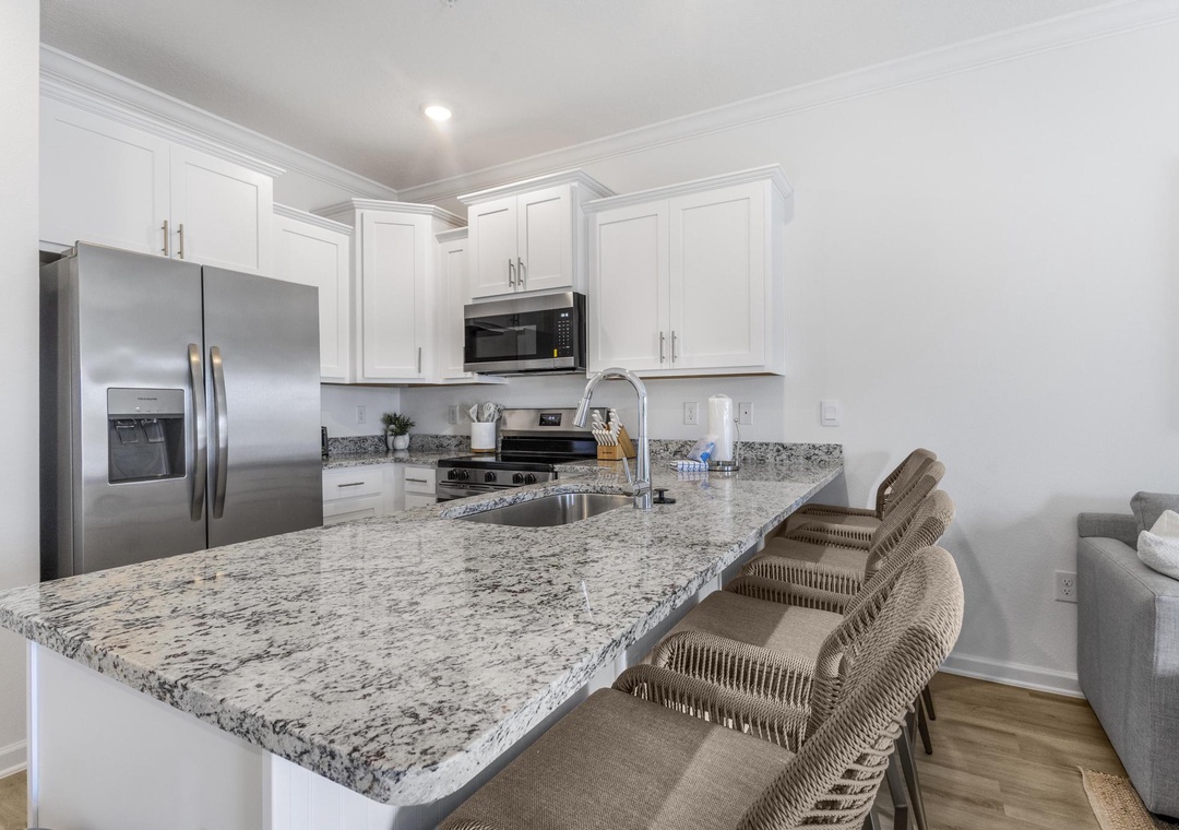 Eat-in kitchen bar seating