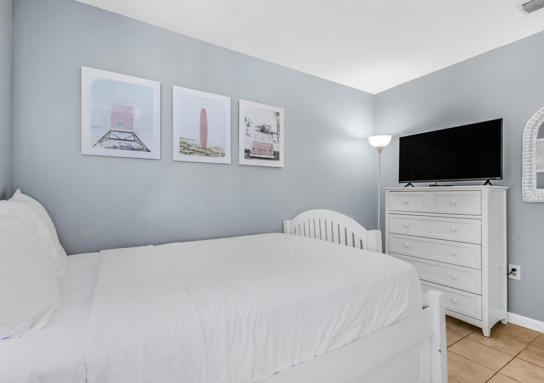 Guest bedroom