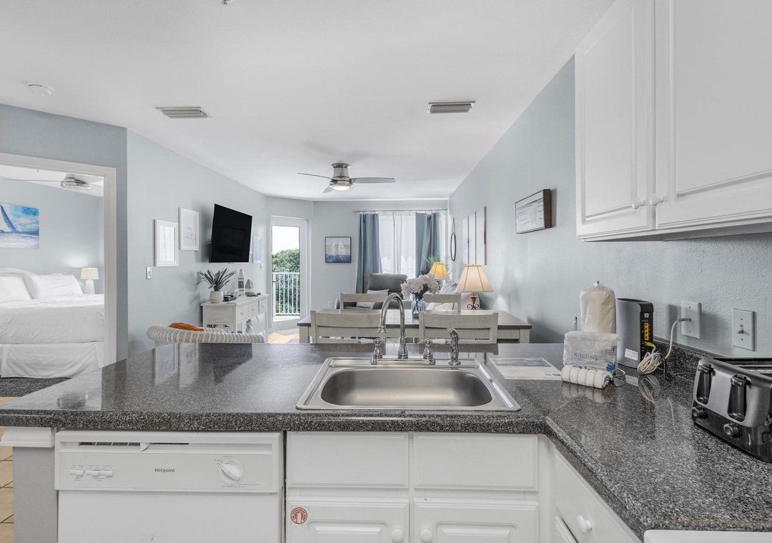 Full kitchen