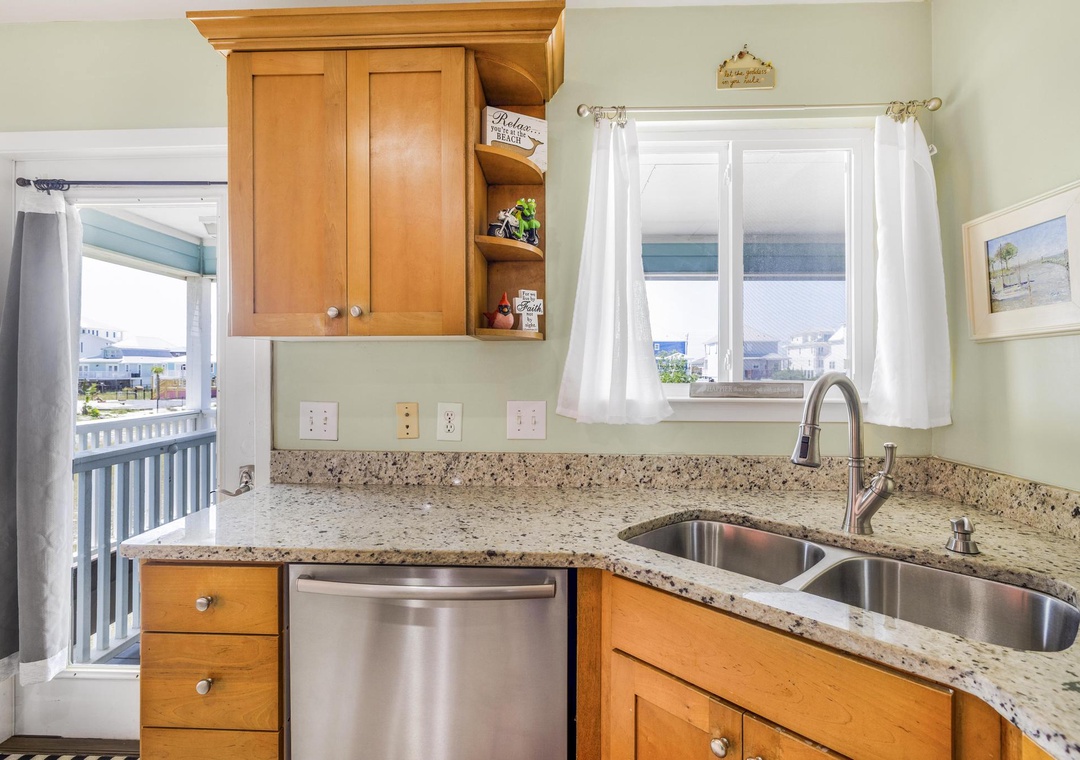 Full kitchen