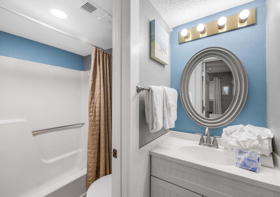 Full bathroom with shower/tub combo