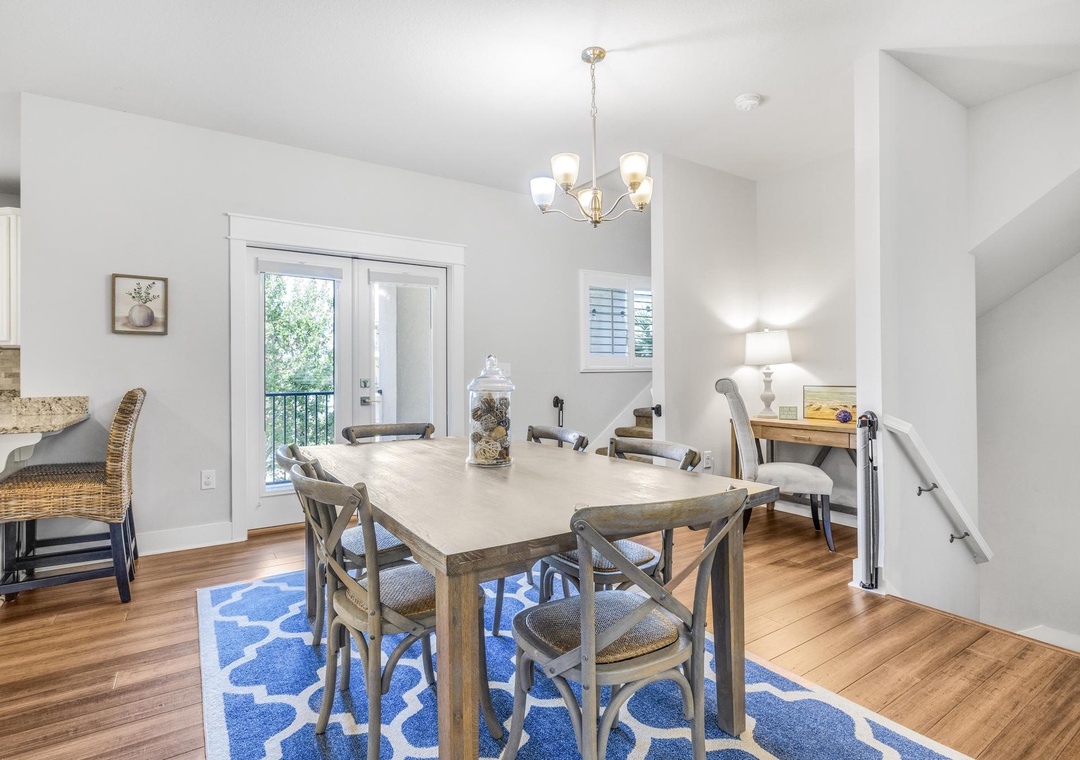 Seating for six at the dining table